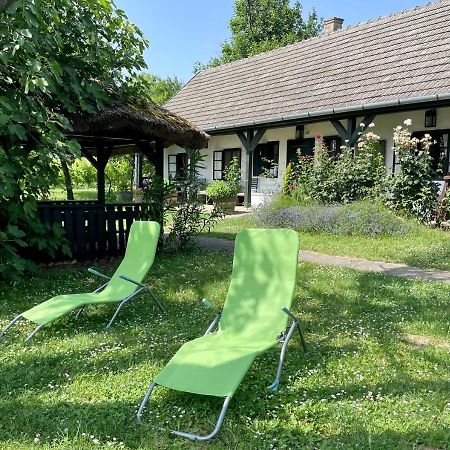 Lelle Vineyard Cottages Balatonlelle Eksteriør bilde