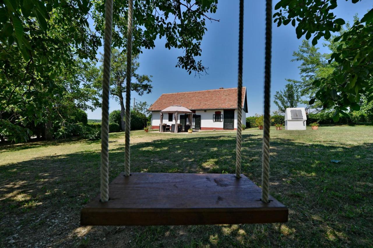 Lelle Vineyard Cottages Balatonlelle Eksteriør bilde