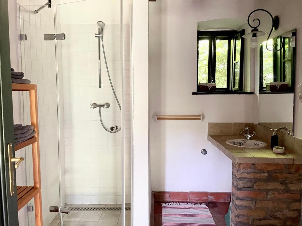 Lelle Vineyard Cottages Balatonlelle Eksteriør bilde